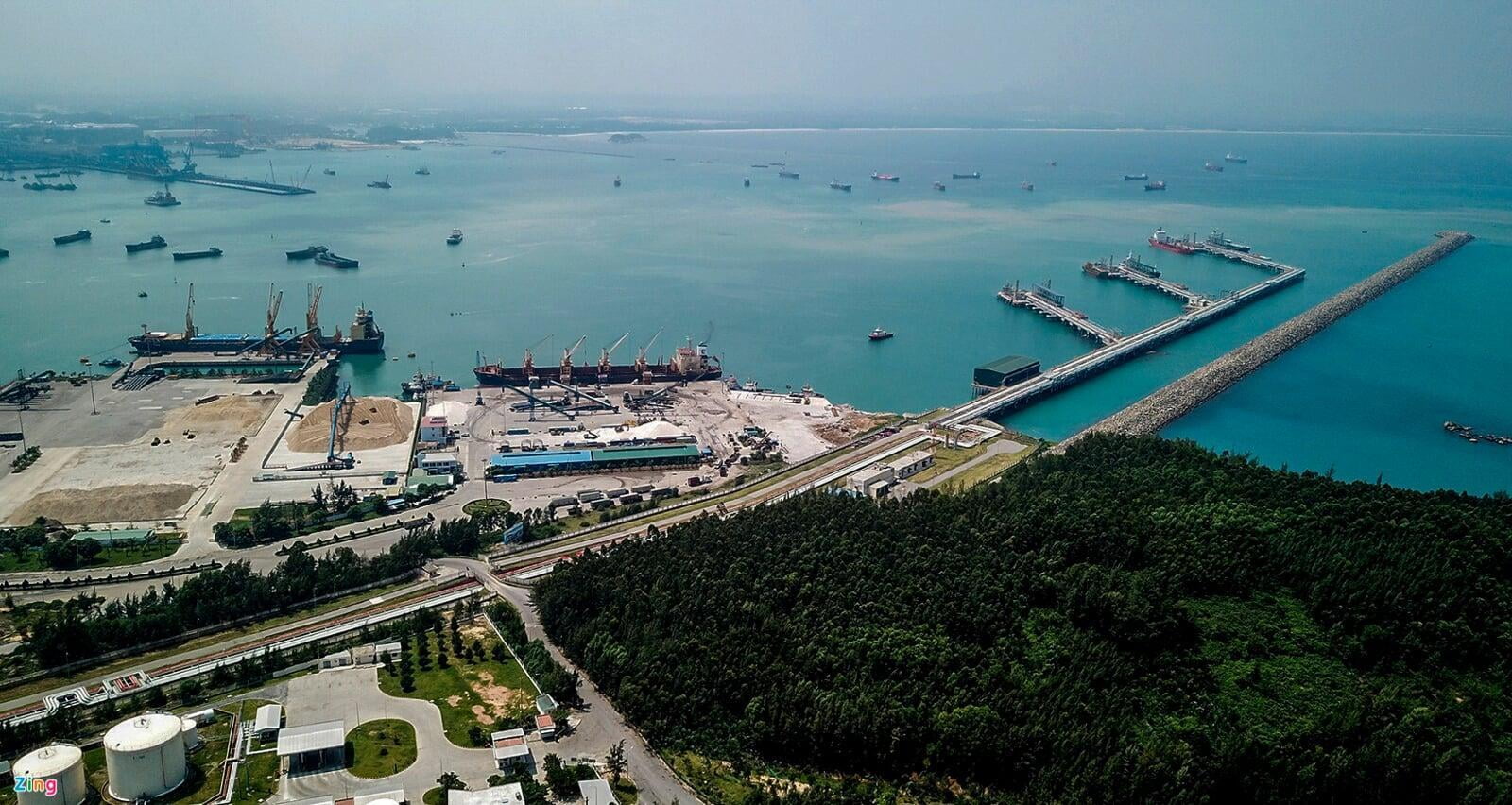 Dung Quat Port is overloaded